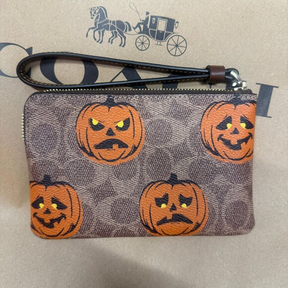 coach Corner Zip Wristlet In Signature Canvas With Halloween Print ccl20 - Picture 2 of 5